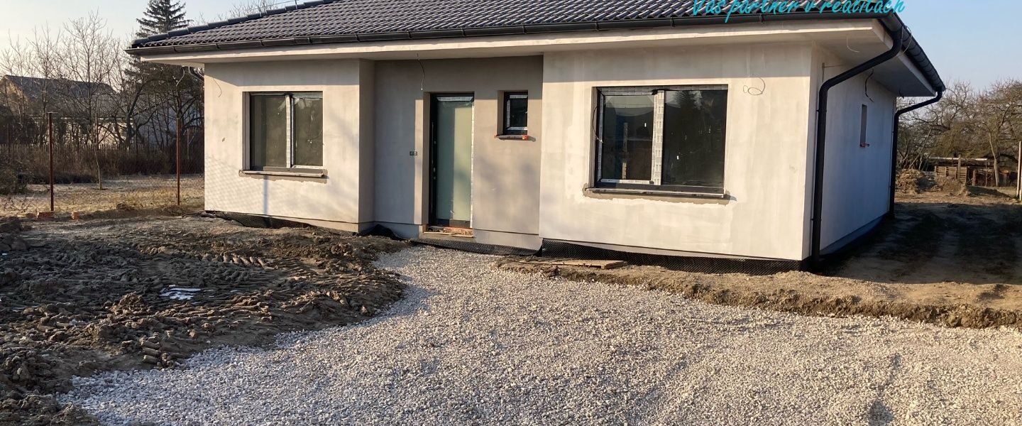Skolaudované! Novostavba štvorizbového rodinného domu v Tomášove s veľkým pozemkom_603 m2