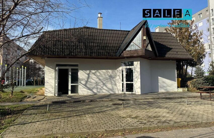Na prenájom priestor na prevádzku alebo služby v Šaľa-Veča s bytom na poschodí