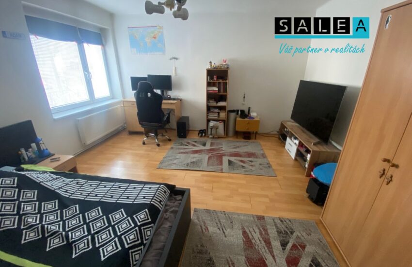 Podpivničený štvorizbový RD v Slovenskom Grobe s VEĽKÝM POZEMKOM AŽ 2142 m2