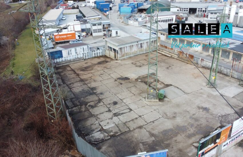 ŽILINA - POZEMOK/SPEVNENÁ PLOCHA  NA PRENÁJOM  VÝMERA 1226m2