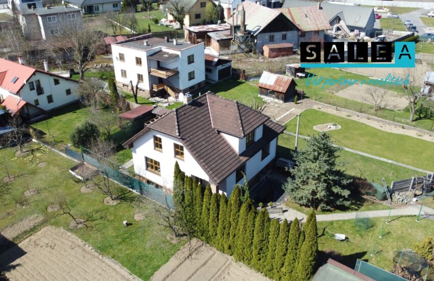 ŽILINA ČASŤ BÁNOVÁ - 6 IZBOVÝ RODINNÝ DOM ROZDELENÝ NA 2 BYTOVÉ JEDNOTKY