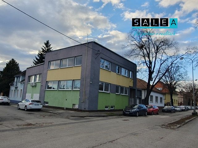 REZERVOVANÉ Moderná polyfunkcia + 3ibyt + dvojgaráž v Piešťanoch
