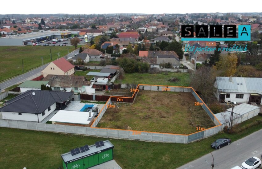 Exkluzívny stavebný pozemok pri železničnej stanici v Sládkovičove – ideálny na podnikanie!