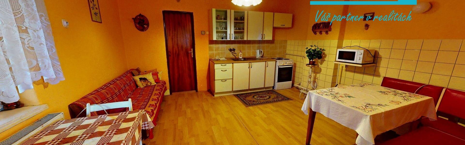 Na predaj rodinný dom v obci Dolný Lopašov s veľkým pozemkom o celkovej výmere 1709m2.